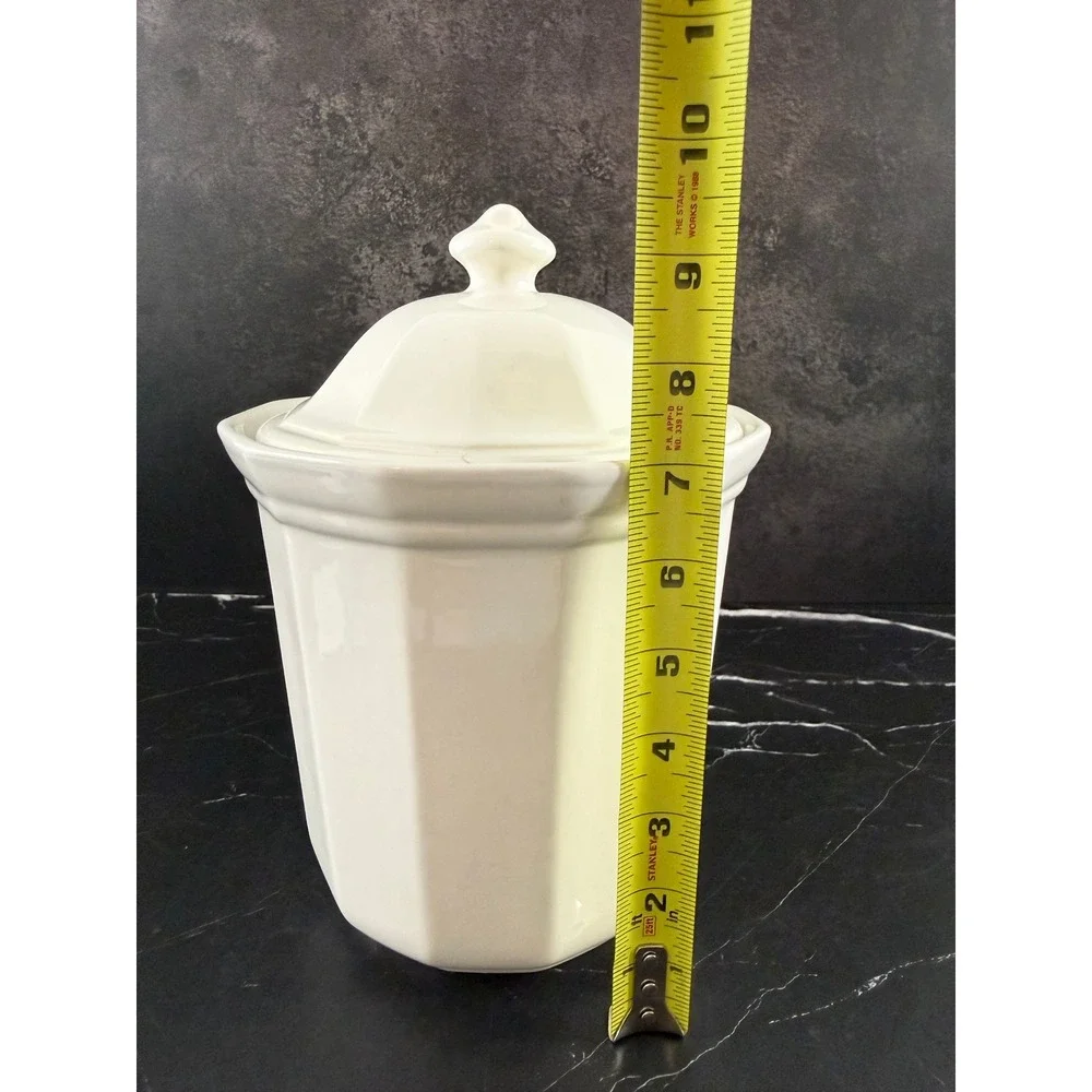 VTG Pfaltzgraff Heritage White 7in Canister with Lid READ